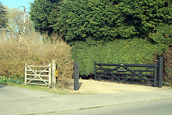 Gates to Rye Farm and Ryecote Farm March 2012
